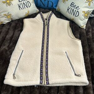 🌸🎉HP🎉 Vintage Alf by Kuhl Vest with Purple Trim sz: small